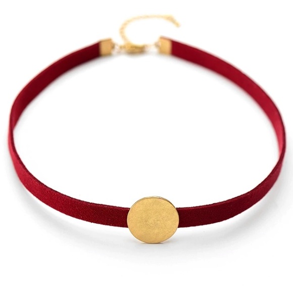 Jewelry - FREE with any purchase! Faux suede circle Choker
